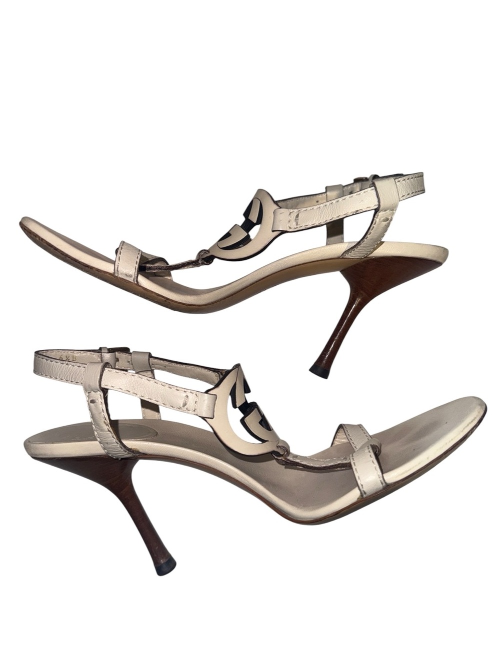 Gucci Heels Women's Size 6.5 White Stiletto T Strap Ankle Strap GG Interlocking - Picture 4 of 9